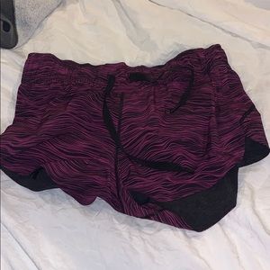 LULULEMON REVERSIBLE SHORTS! Size 6!